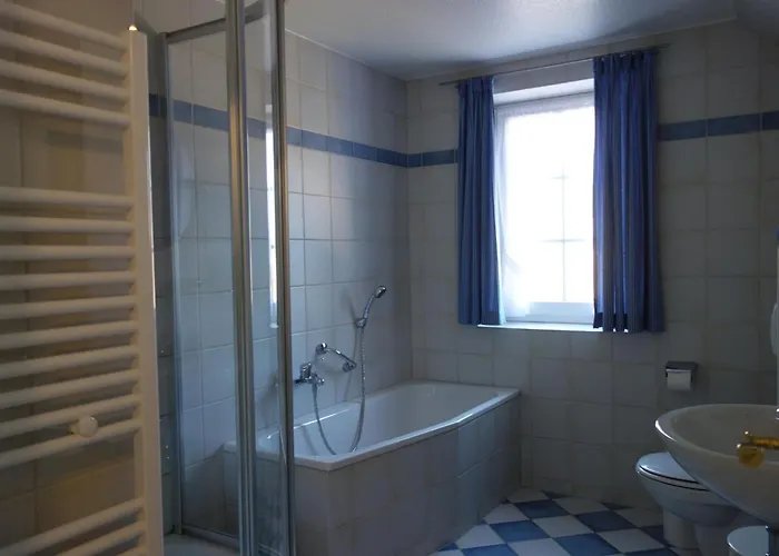 Haushaelfte Luv Und Lee